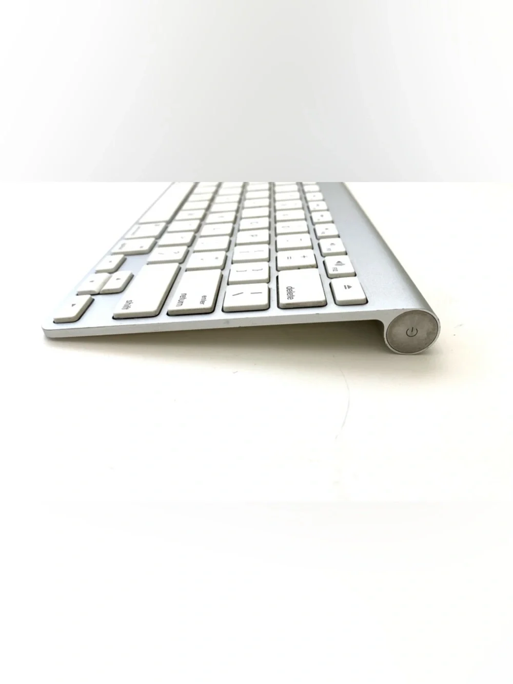 Apple Wireless Bluetooth Silver Keyboard A1314